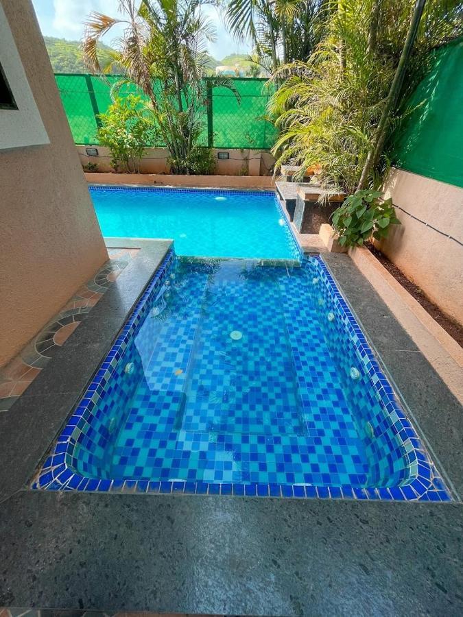 Corner House, Lonavla By Meheru-4 Bhk Villa With Pool Exterior photo