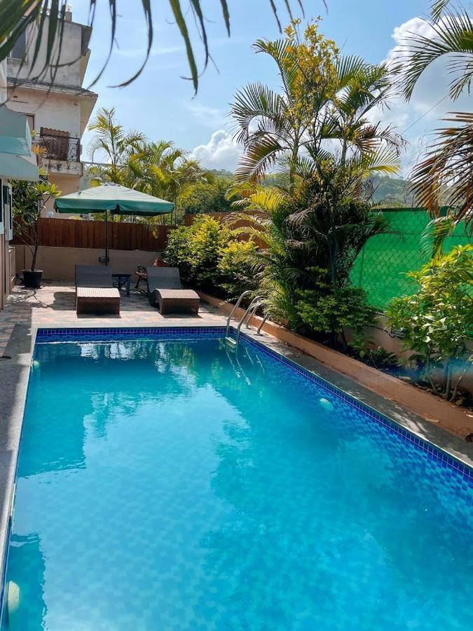 Corner House, Lonavla By Meheru-4 Bhk Villa With Pool Exterior photo